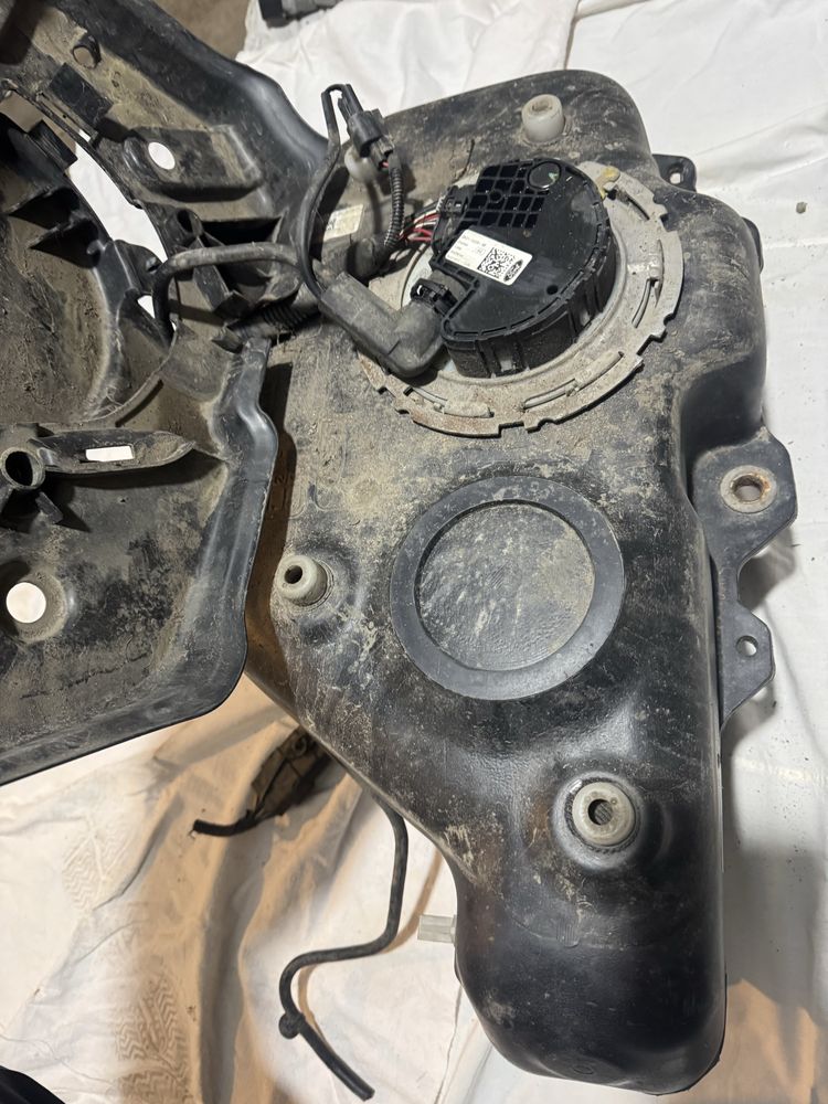 Rezervor AdBlue complet cu senzor pompa ford transit custom euro6