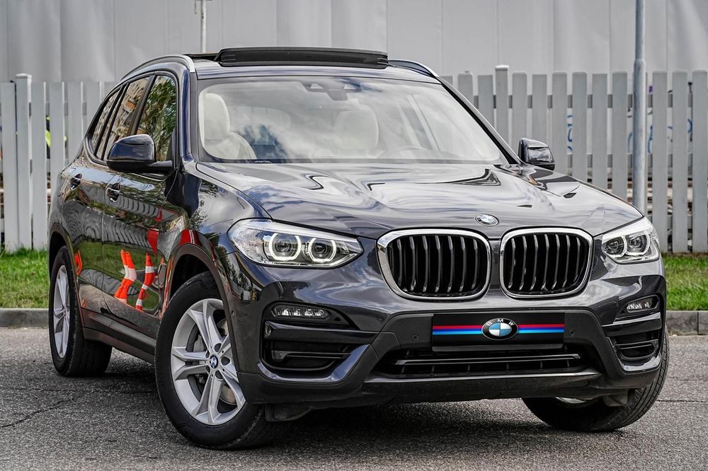 BMW X3 Panorama // Interior sport // Hybrid