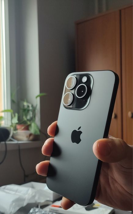 iPhone 15 Pro Black Titanium, 256GB, Неразличим от нов