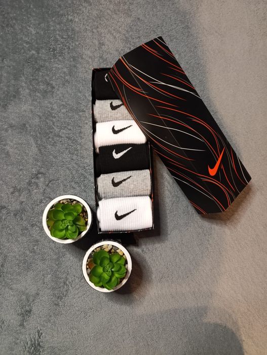Șosete Nike, masuri universale
