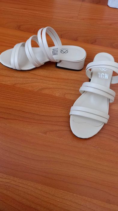 Papuci eleganti femei crem, marimea 36