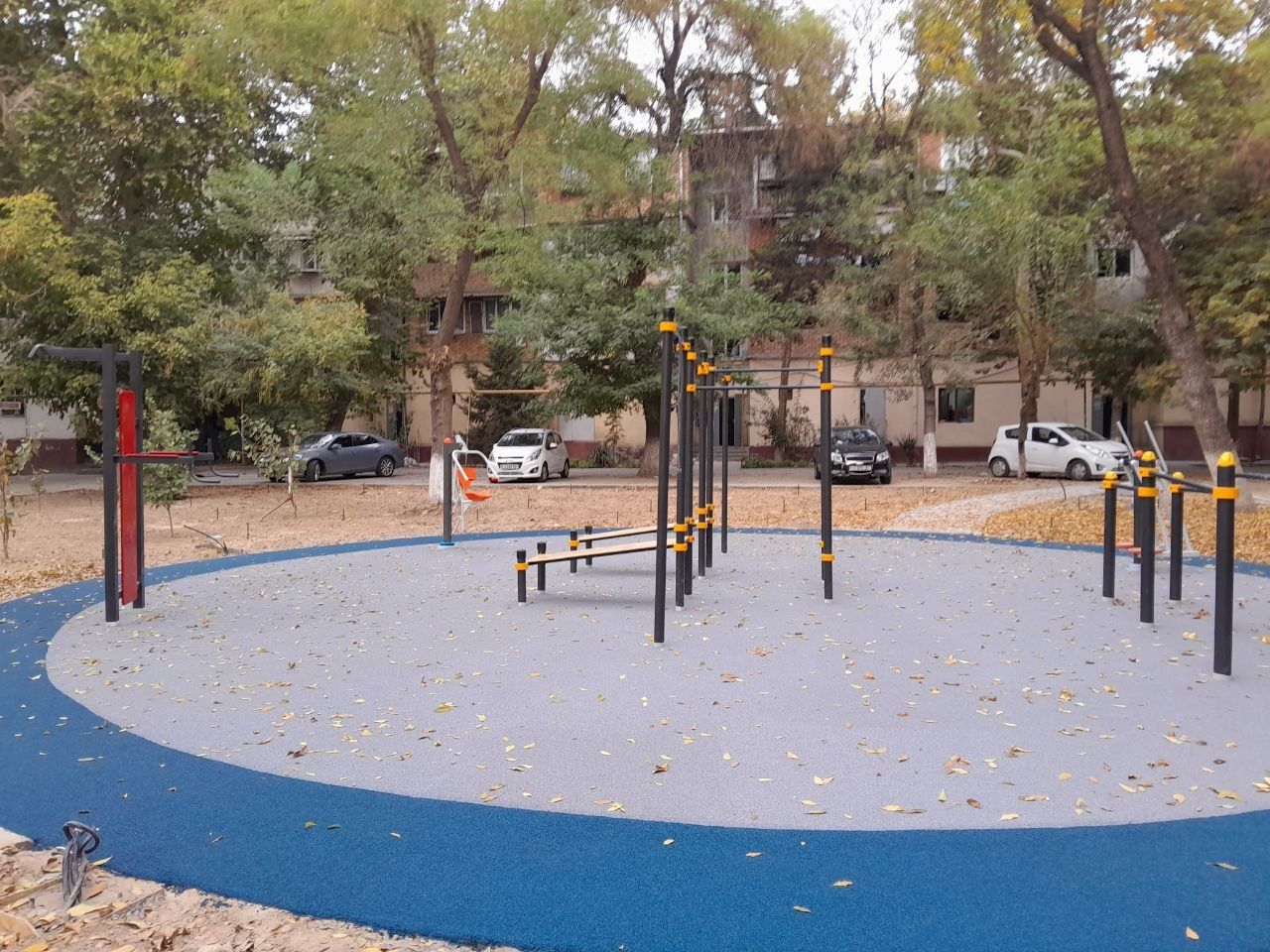 Rezina qoplama.Reina pol granula Резиновые покрытие