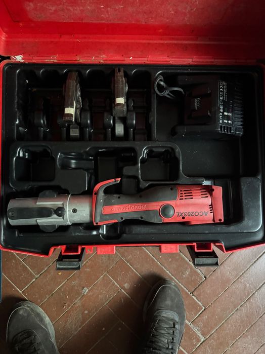 Mașina de sertizat novopress 203XL