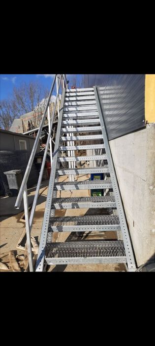 Scării exterioare zincate