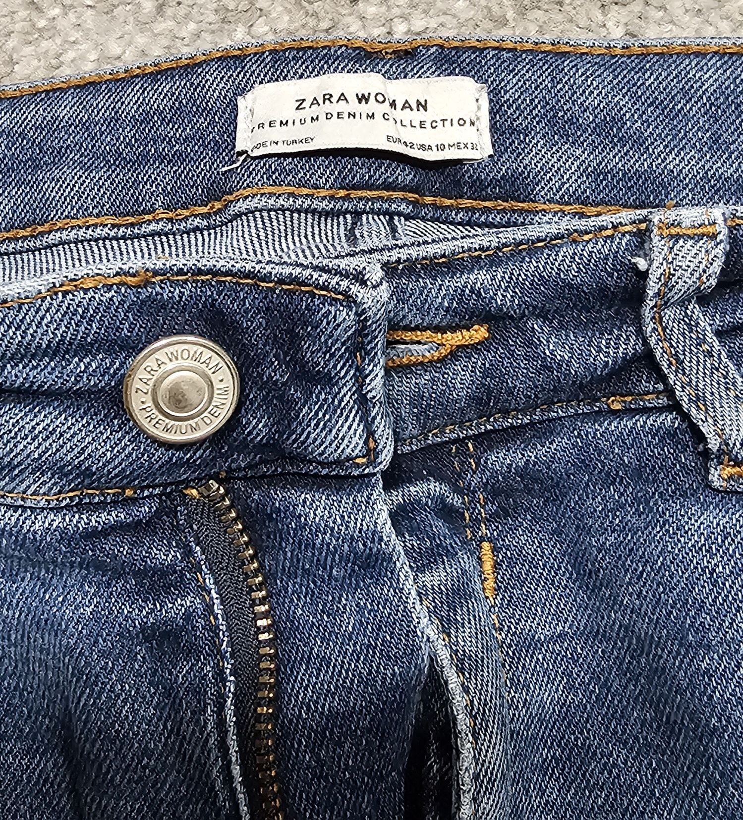 Jeans Zara Woman 
Mărime Eur 42