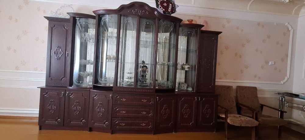 2 stenka mebel sotiladi