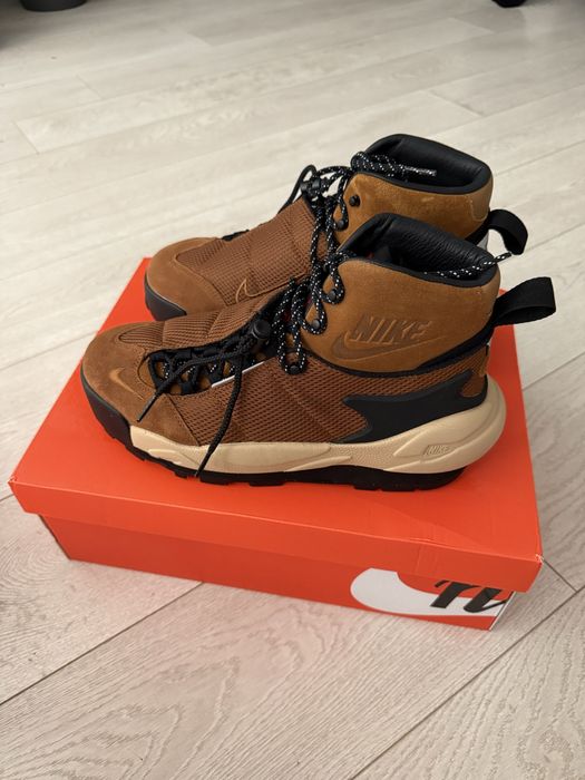 Nike sacai magmascape