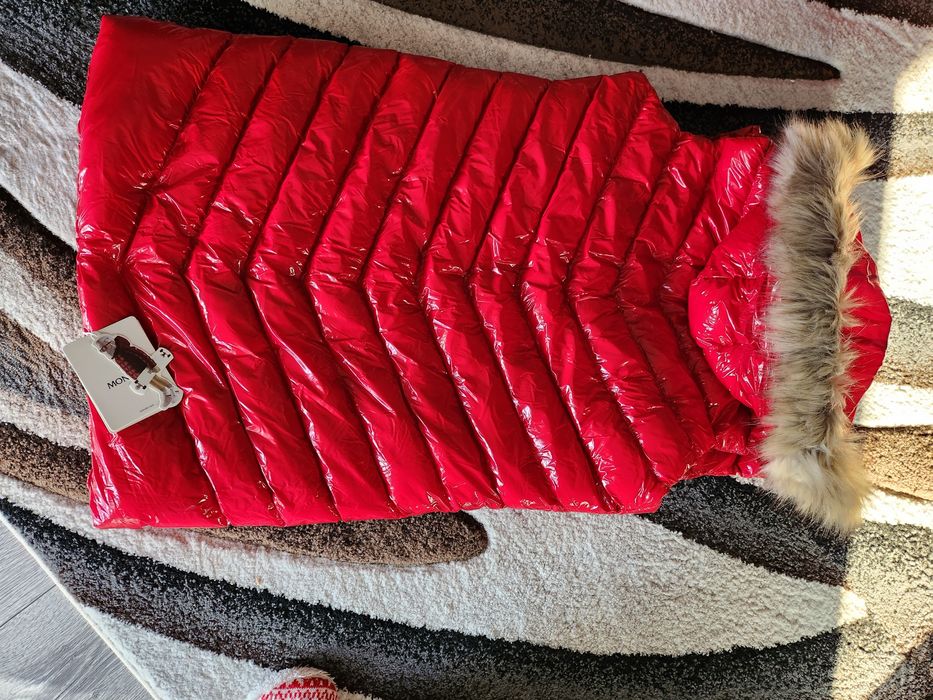 Елек тип Пухенка на Moncler