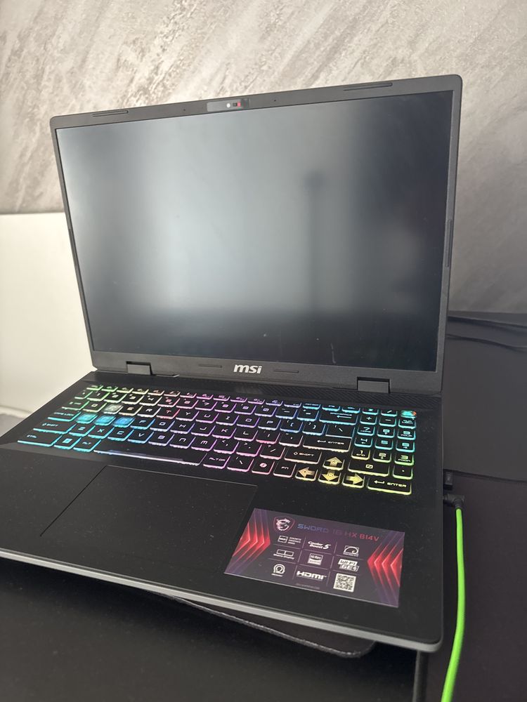 Laptop msi  16 HX B14V