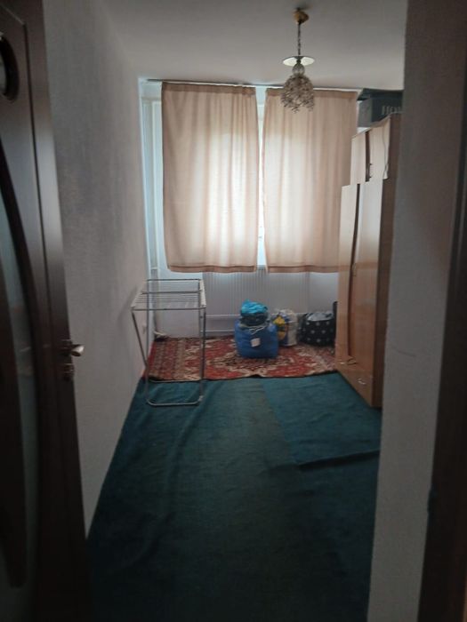 Vand apartament 4 camere  oras Vaslui