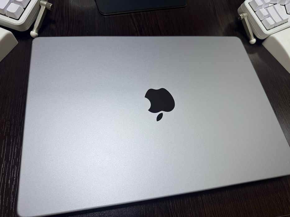 macbook pro 14 m1 pro 16/512