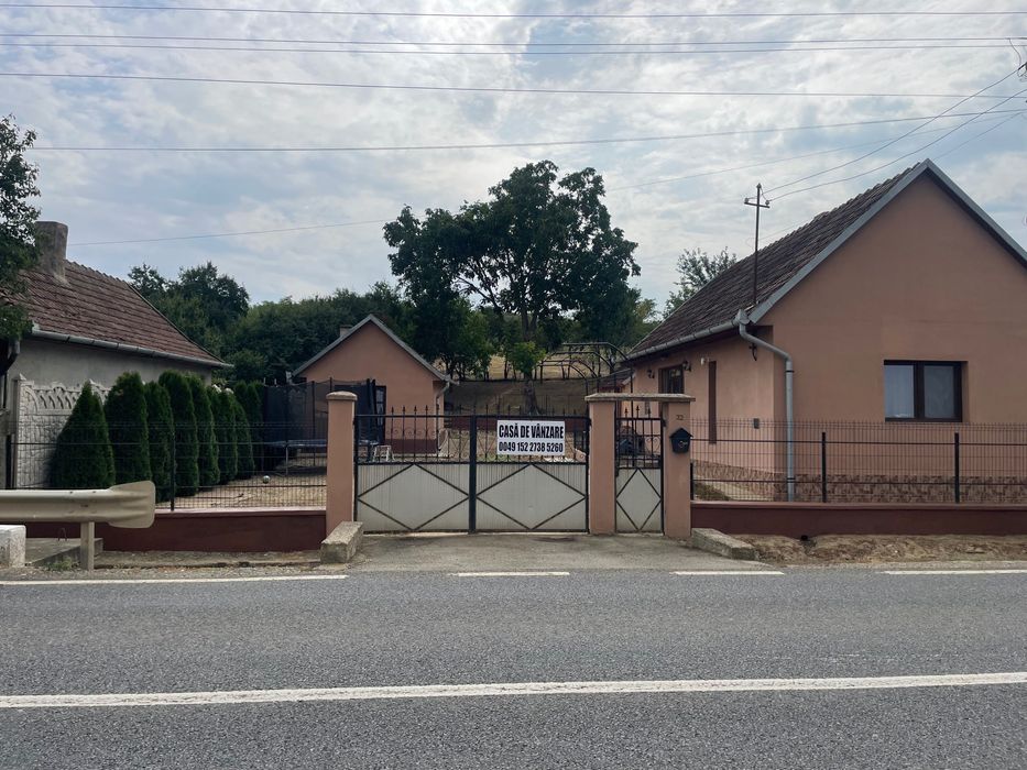 Casă de vânzare !!!