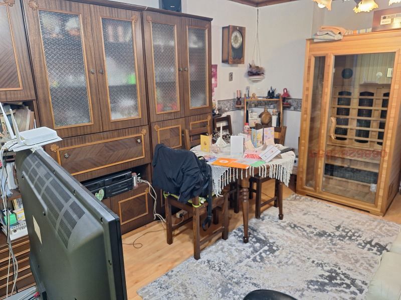 Продава се Тристаен апартамент в София, Люлин 9 - 98 кв.м за 1837 €/кв.м - Снимка #2