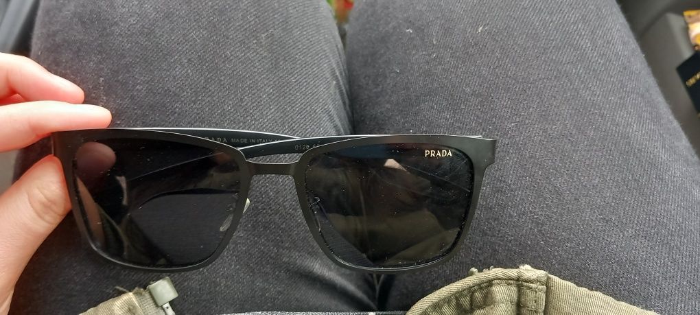 Vand ochelari de soare PRADA