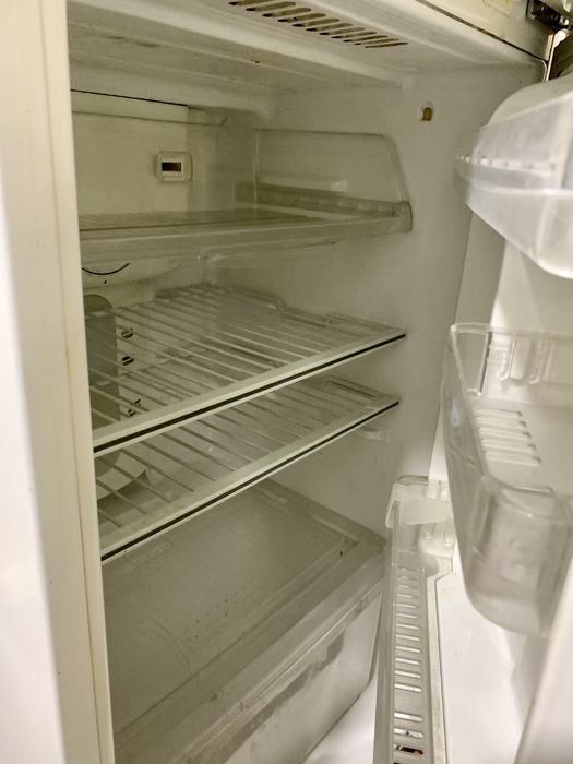 Холодильник Samsung cool tech