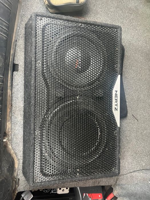 Бас каса hertz 400w