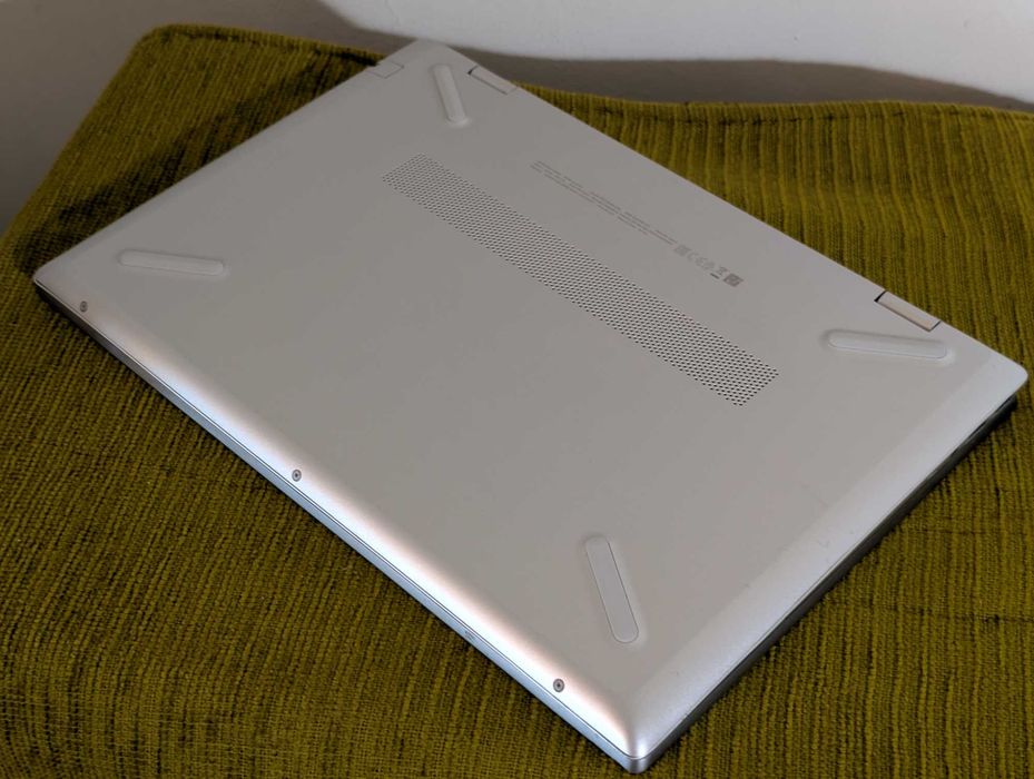 Laptop Hp pavilion 14, procesor Intel i3 Gen.10, SSD 256, Ram 8GB