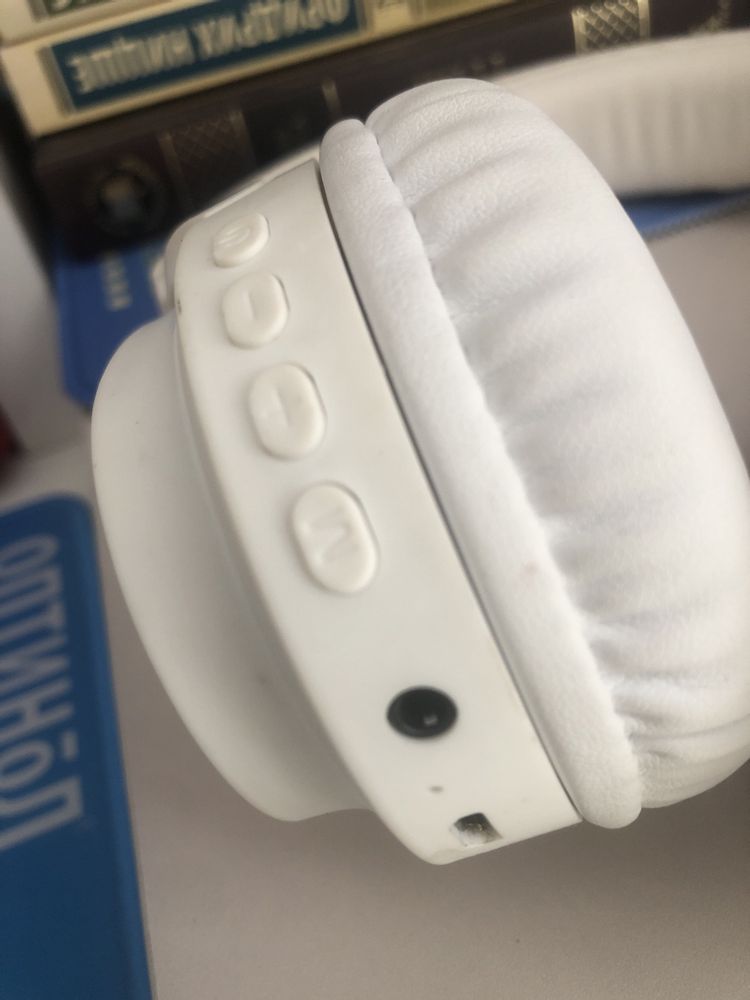 Нашуники Moxom Bluetooth