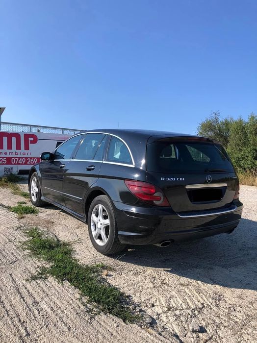 Dezmembrez Mercedes R320