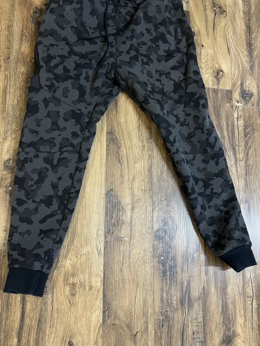 Nike Tech Fleece Camo size S/XS