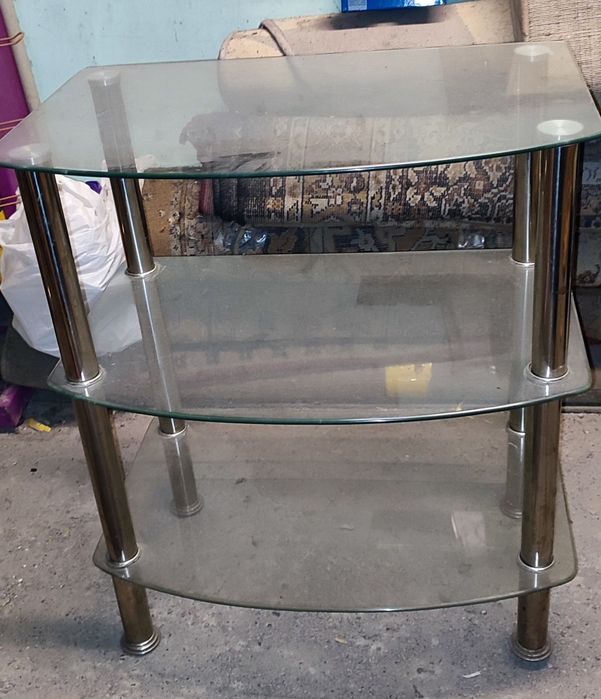 Срочно продам стеклянный столик