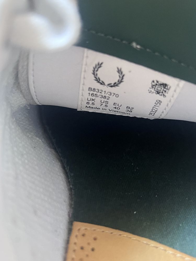 Куцове на Fred Perry
