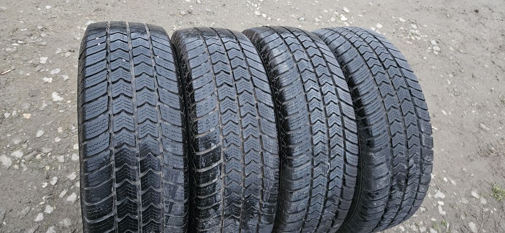 Cauciucuri de iarna 215 75 16 c