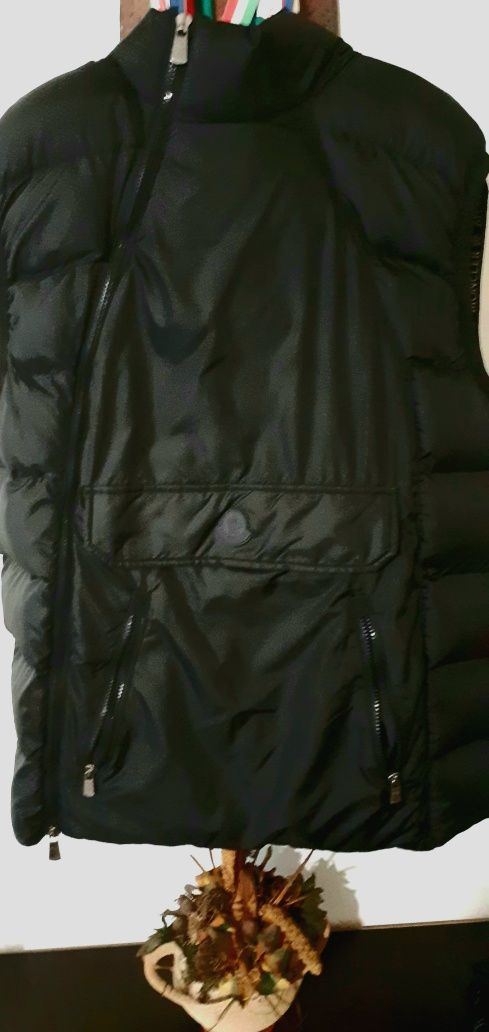 Black New Moncler Vaste