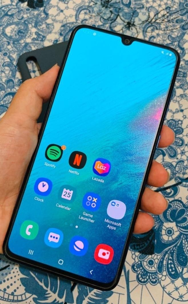 Samsung galaxy a51  și alte telefoane