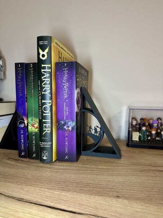 3D принтирана поставка за книги „Harry Potter“ – Даровете на Смъртта