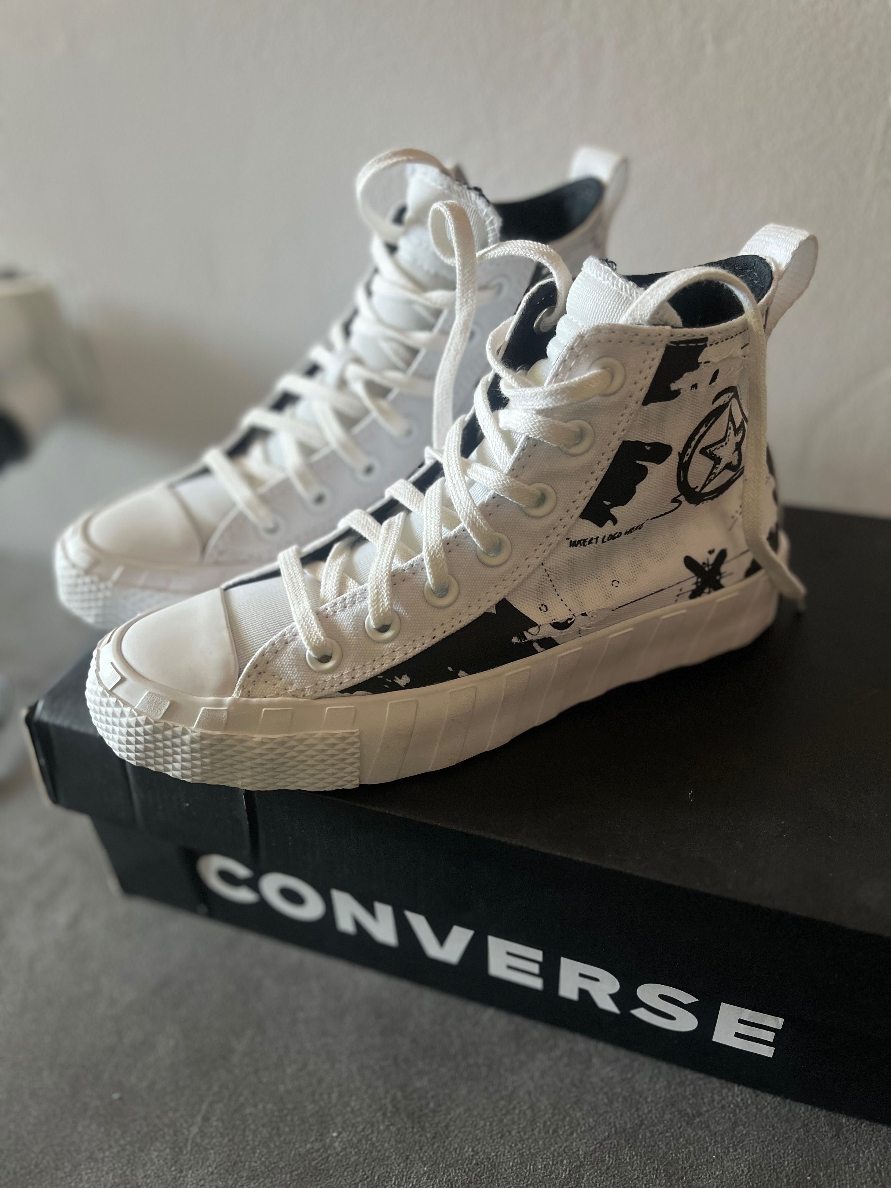 Converse бели кецове нови с етикет