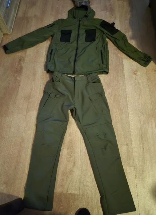 Costum fleece verde militar - ideal pentru ATV