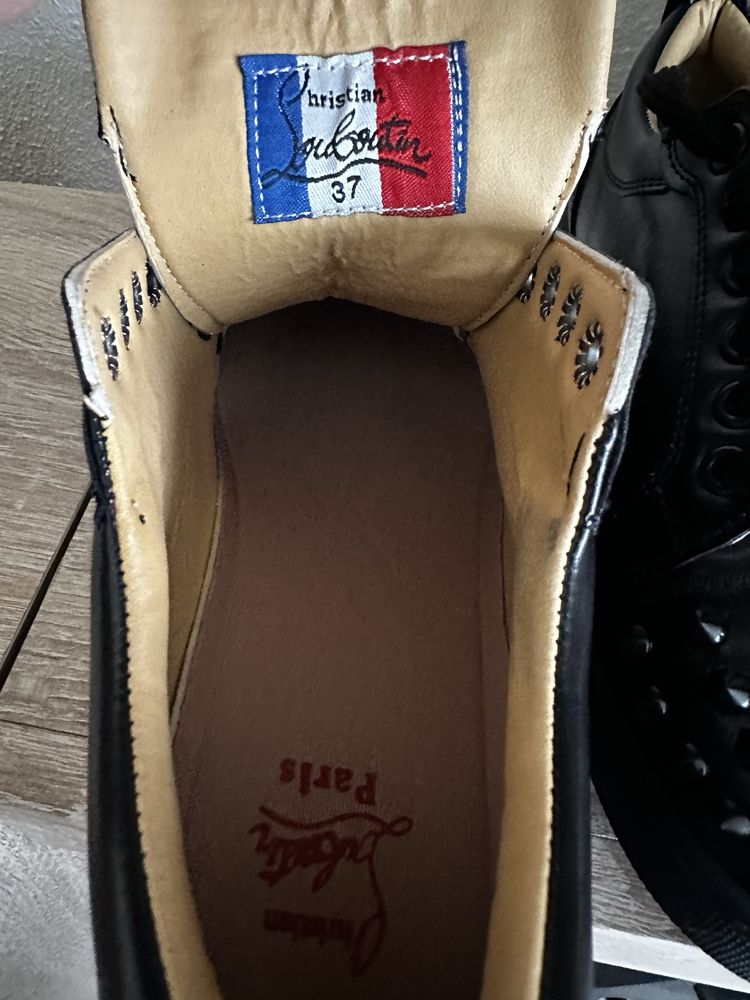Louis Junior Spikes