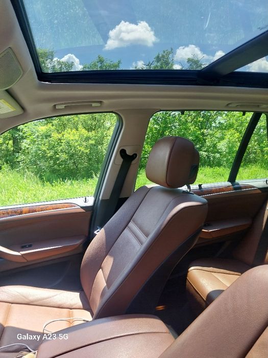 Продавам x5 3.5i e70