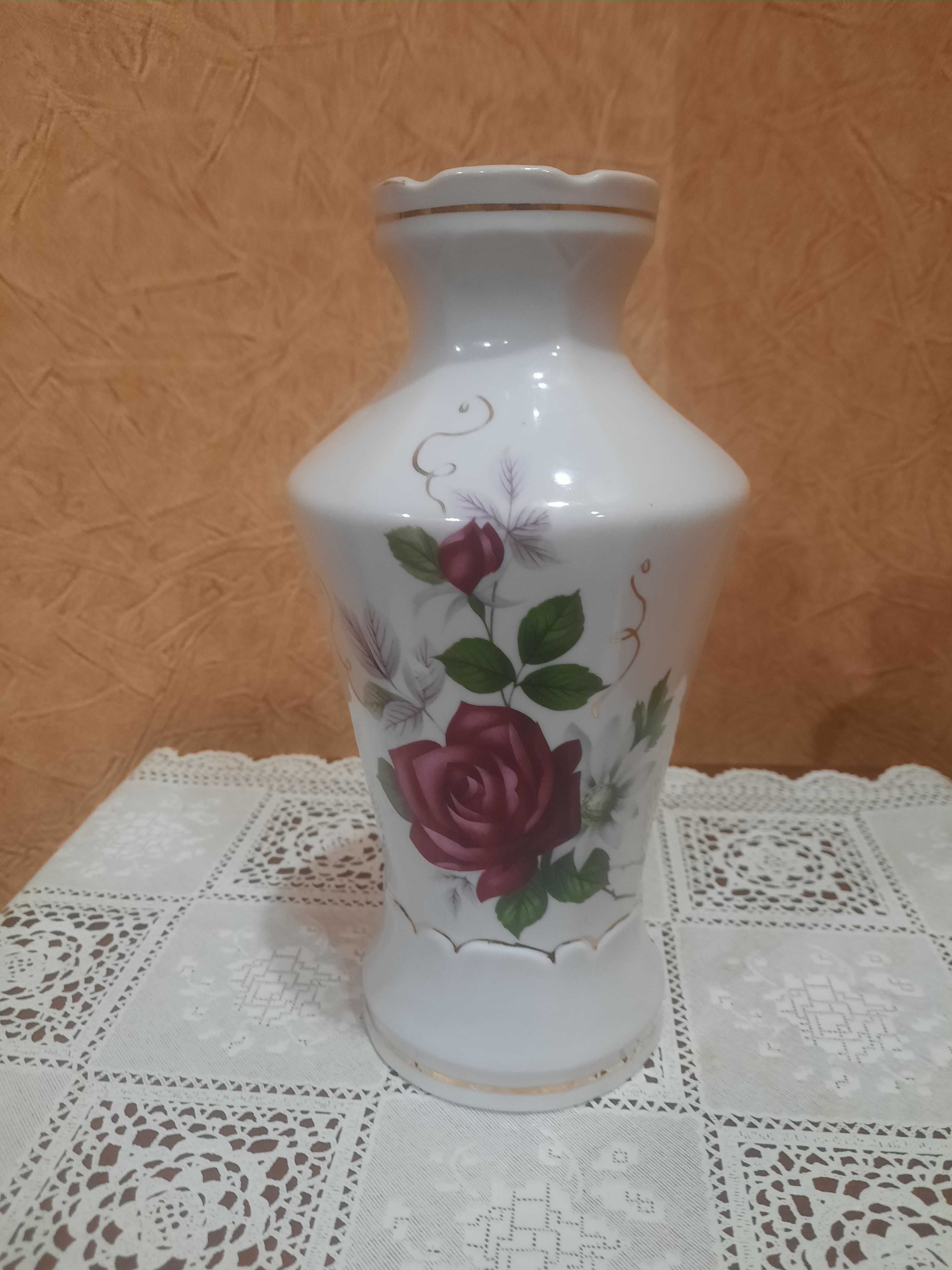 Красивая фарфоровая ваза, винтаж