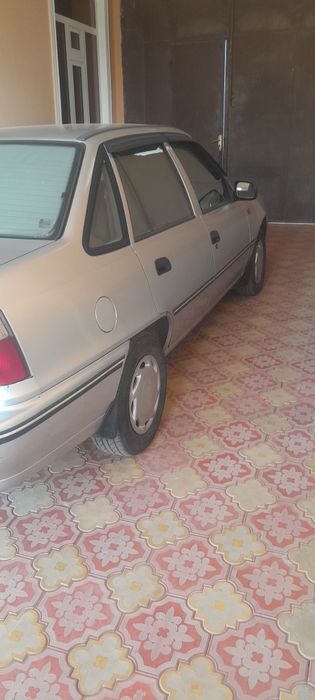Продам машину нексия