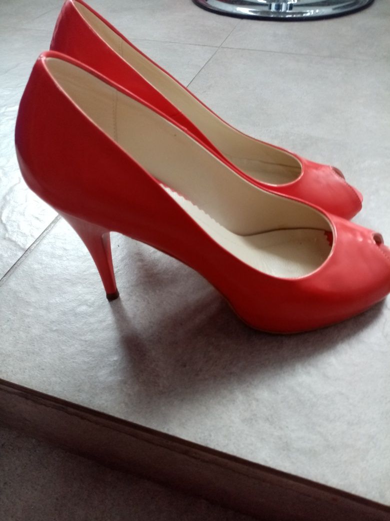 Pantofi piele lacuita
