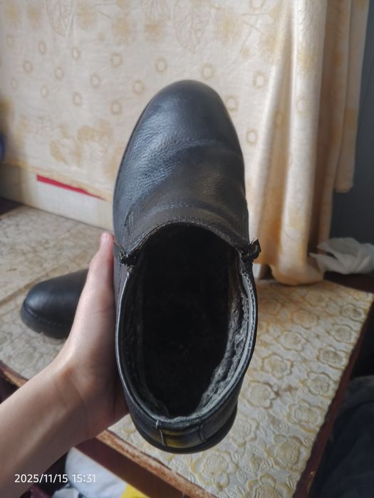 Qishki oyoq kiyim etik