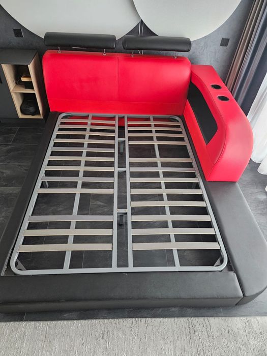 Pat impecabil divani sofa
