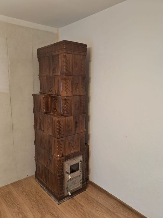 Vând soba de teracotă