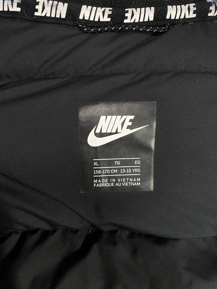 Зимно яке с гъши пух Nike