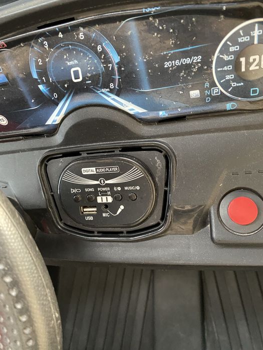 Детски акумолаторен джип