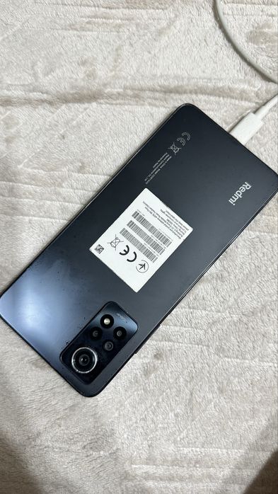 Продаётся телефон Xiaomi Redmi Note 12 Pro, память 256 ГБ.