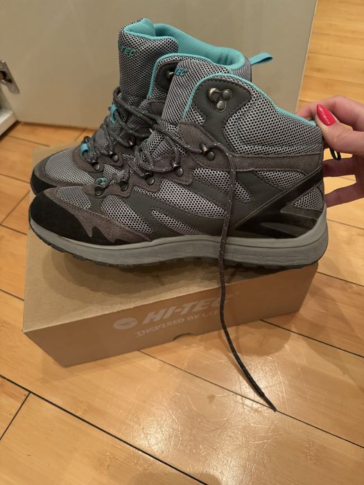 Дамски туристически обувки HI-TEC