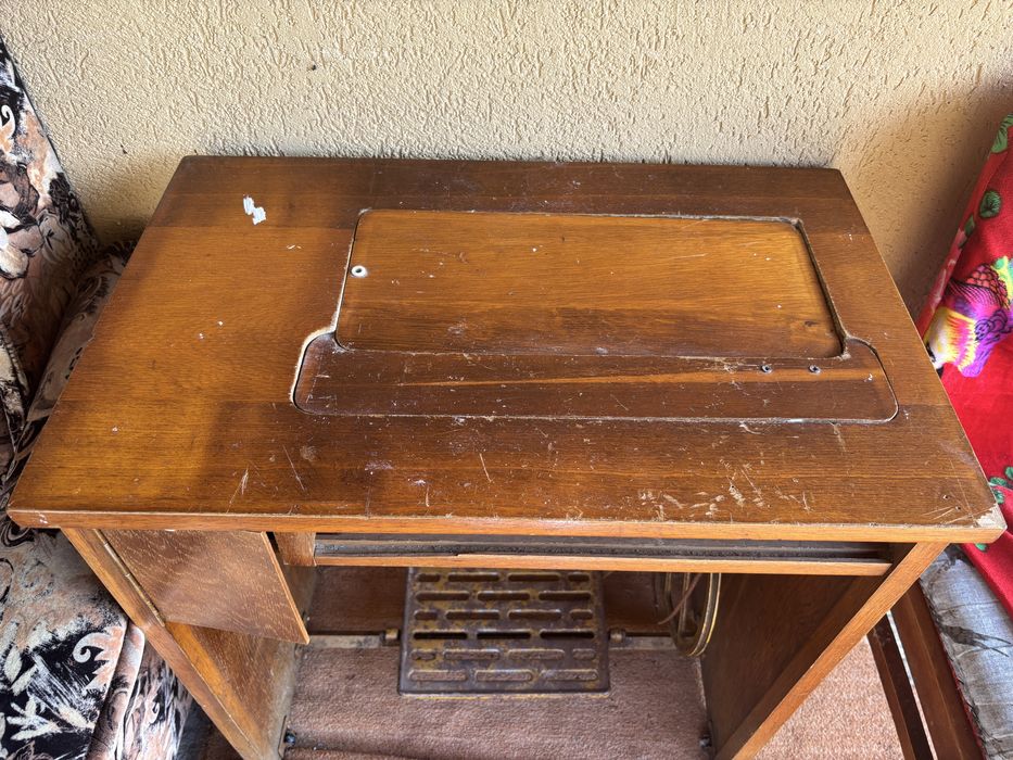 Masina de cusut Singer