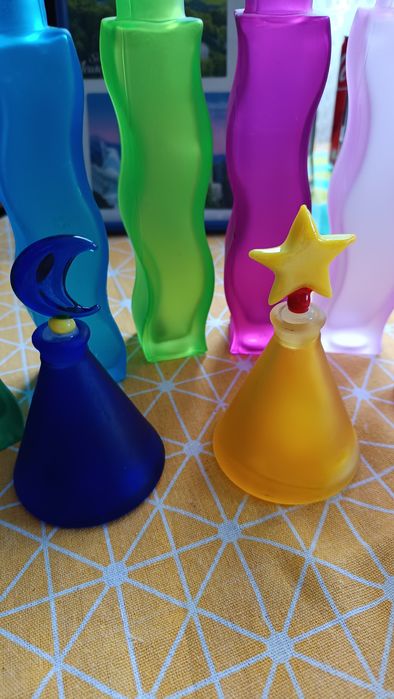 Цветни стъклени вази