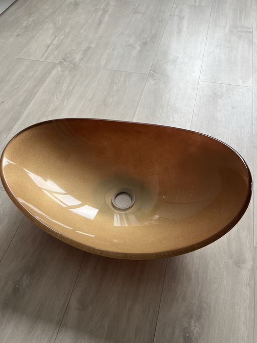 Lavoar baie de sticla colorat oval, semitransparent pe blat