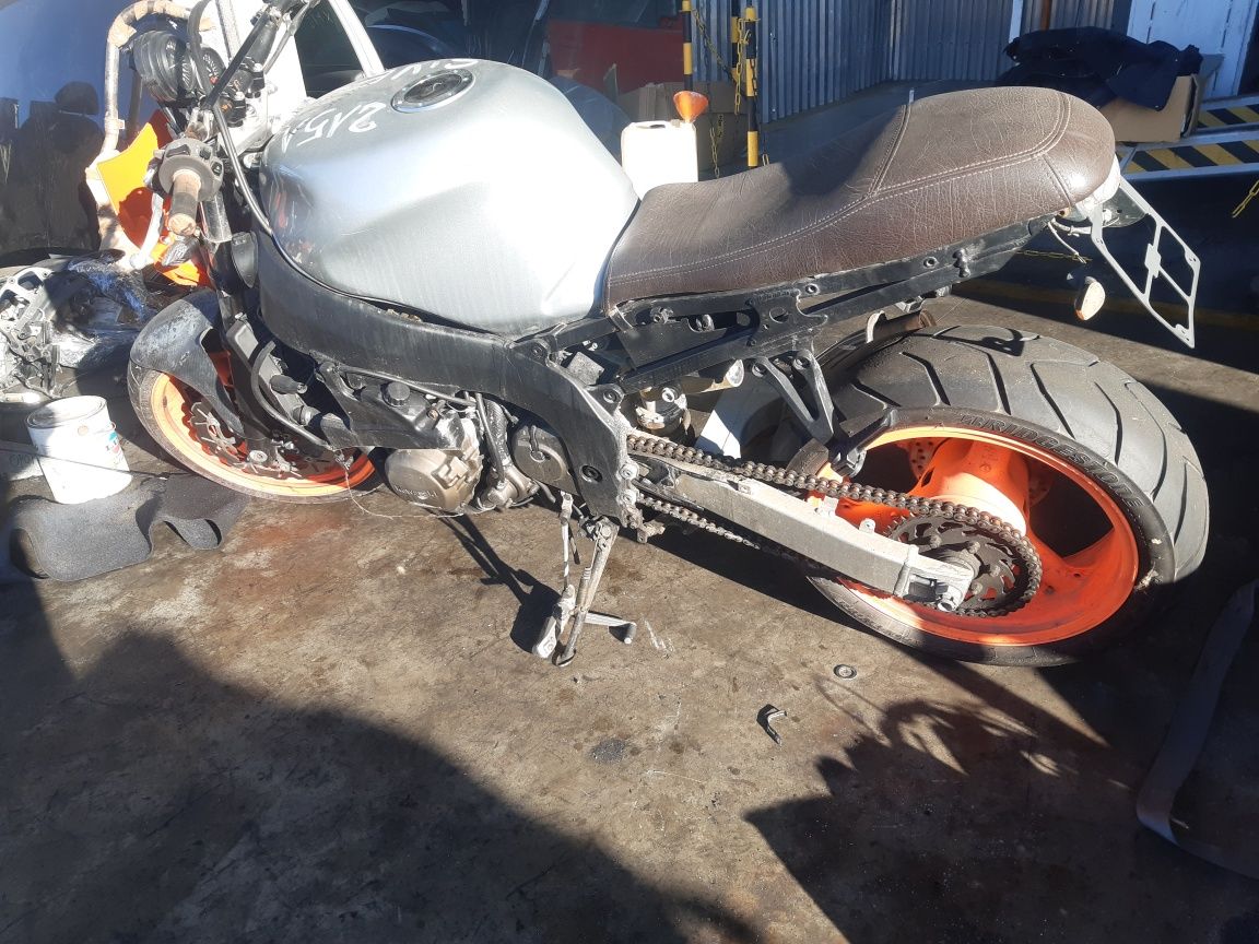 Мотоциклет  Кавазаки ZX 600  -на части
