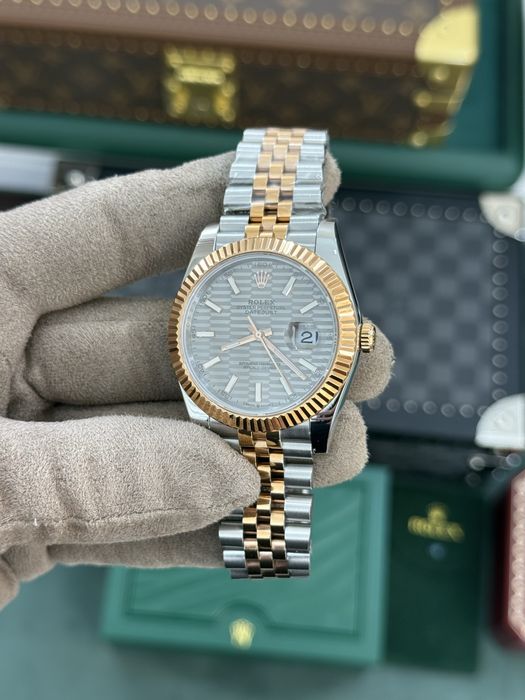 Rolex Date-Just 41mm Rose Gold