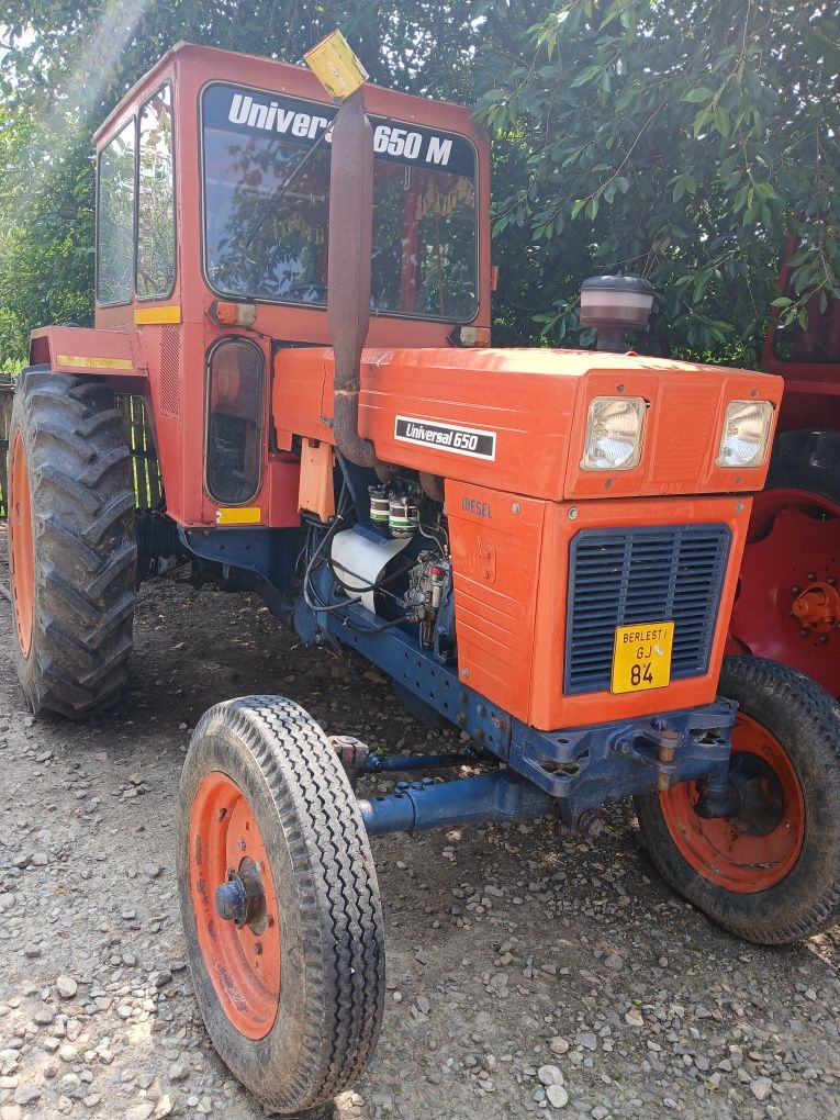 Tractor de vânzareU650